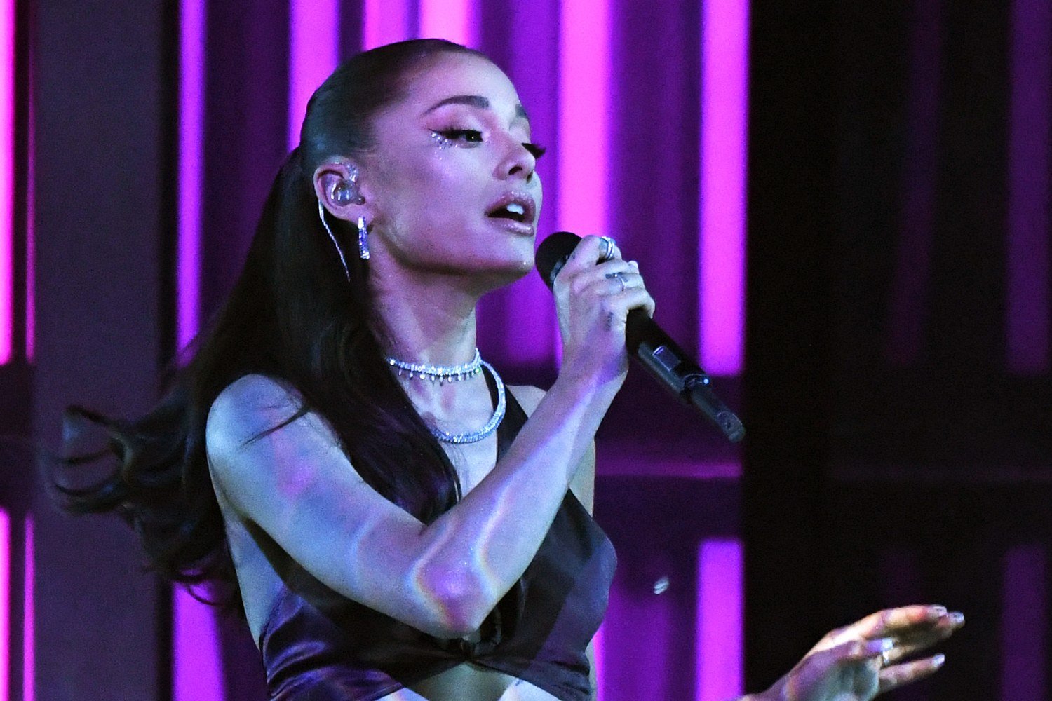 Ariana Grande: Η έκπληξη που ετοιμάζει για τα 10 χρόνια του «Yours Truly»