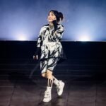 Billie Eilish: Πώς ένας τραυματισμός έβαλε τέλος στην καριέρα της στον χορό και την οδήγησε στη μουσική