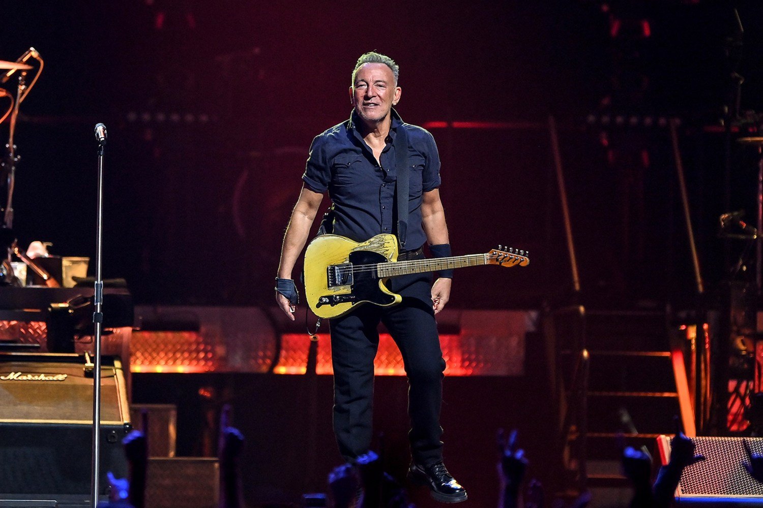 Bruce Springsteen: Αναβάλλει τις συναυλίες του λόγω ασθένειας