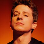 Ο Charlie Puth κυκλοφορεί το αισθησιακό νέο single «Lipstick»