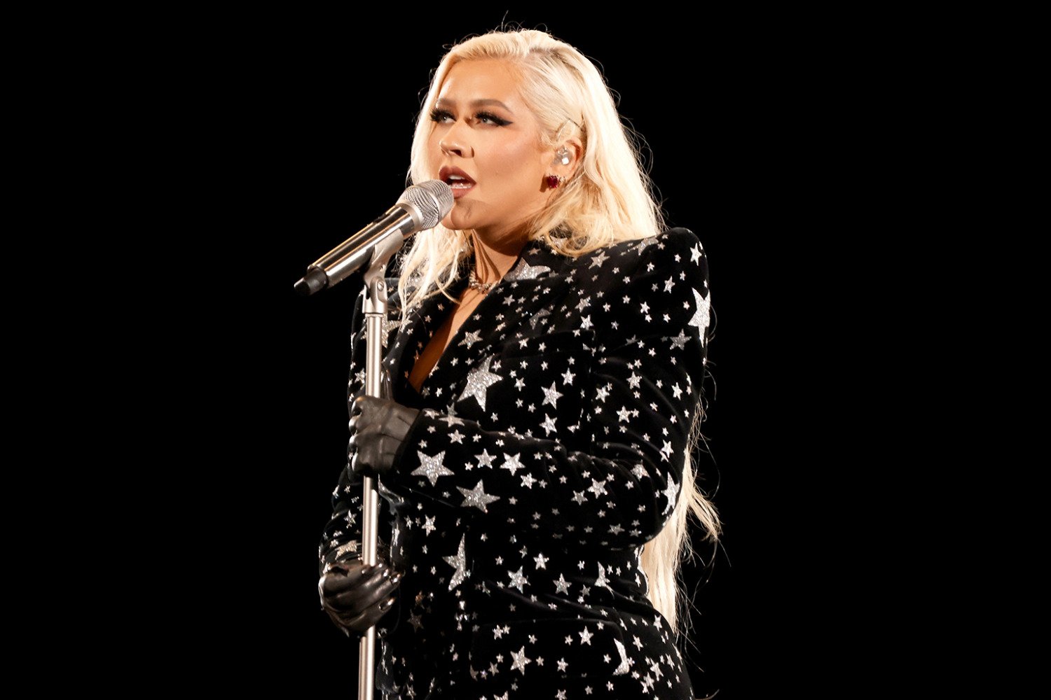 Christina Aguilera: Ανέβασε την 9χρονη κόρη της Summer Rain στη σκηνή για να της ευχηθεί για τα γενέθλιά της