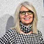 Η Diane Keaton δίνει τα εύσημα στη Miley Cyrus για το «Used To Be Young»