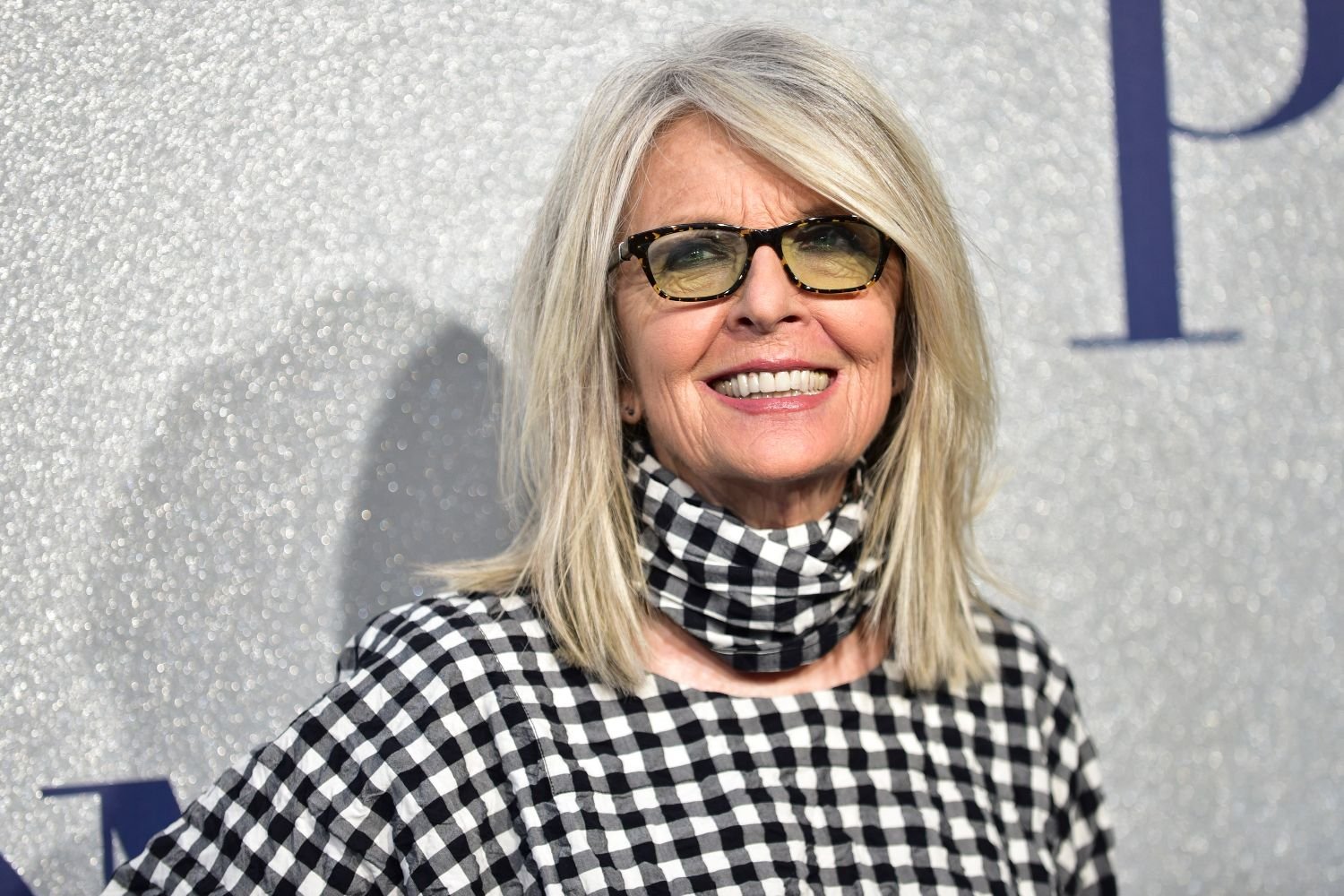 Η Diane Keaton δίνει τα εύσημα στη Miley Cyrus για το «Used To Be Young»