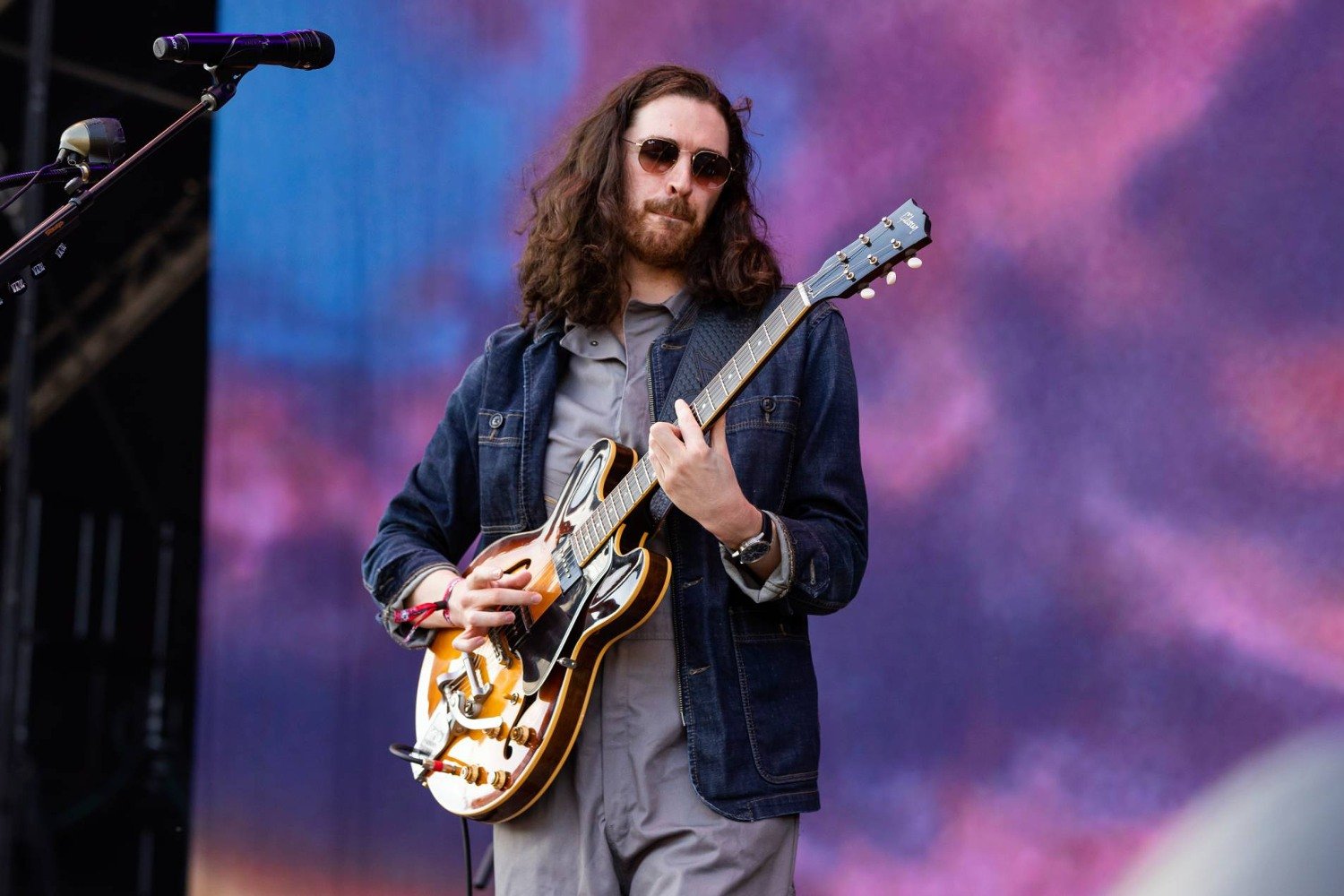Ο Hozier θα απεργούσε για την απειλή της τεχνητής νοημοσύνης στη μουσική