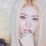 Η Huh Yunjin των LE SSERAFIM μοιράζεται το νέο single «blessing in disguise»