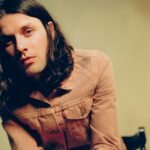 James Bay: Η deluxe έκδοση του άλμπουμ «Changes All The Time» και το ντουέτο με τη Sheryl Crow