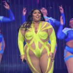 Lizzo: «Οι plus-size γυναίκες εξαλείφονται» – Η εξομολόγηση για την κατάθλιψη, την απώλεια βάρους και την «έκρηξη του Ozempic»