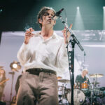 Οι The 1975 επέστρεψαν στο στούντιο αλλά ο Matty Healy ψάχνει στο Reddit συμπαίκτες για το «Arc Raiders»