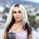 Η Miley Cyrus υιοθέτησε μία χελώνα 20 ετών από καταφύγιο ζώων: «Καλώς ήρθες σπίτι»