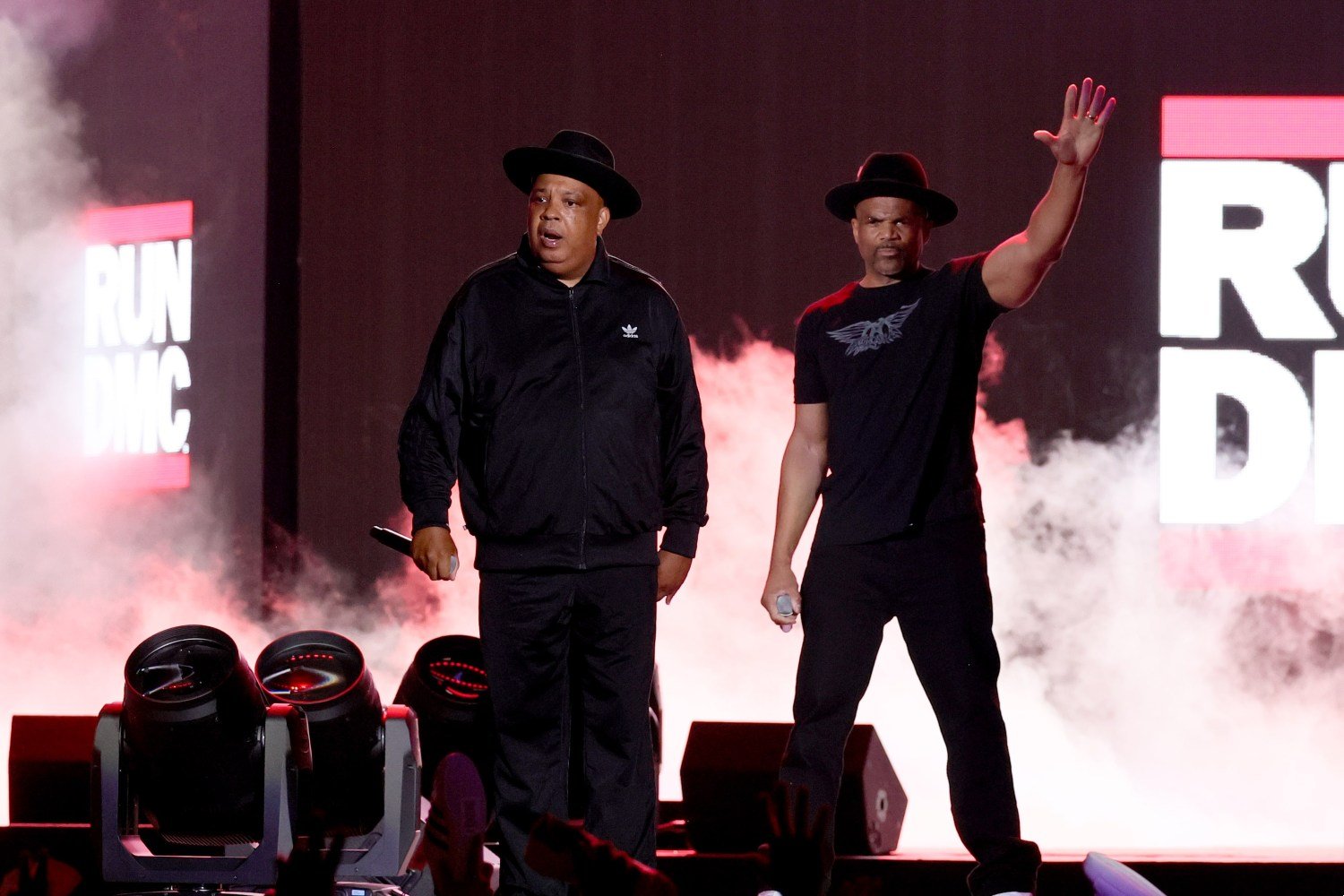 Οι Run-DMC έκαναν την τελευταία εμφάνιση της ιστορίας τους στη συναυλία για τα 50 χρόνια του hip-hop