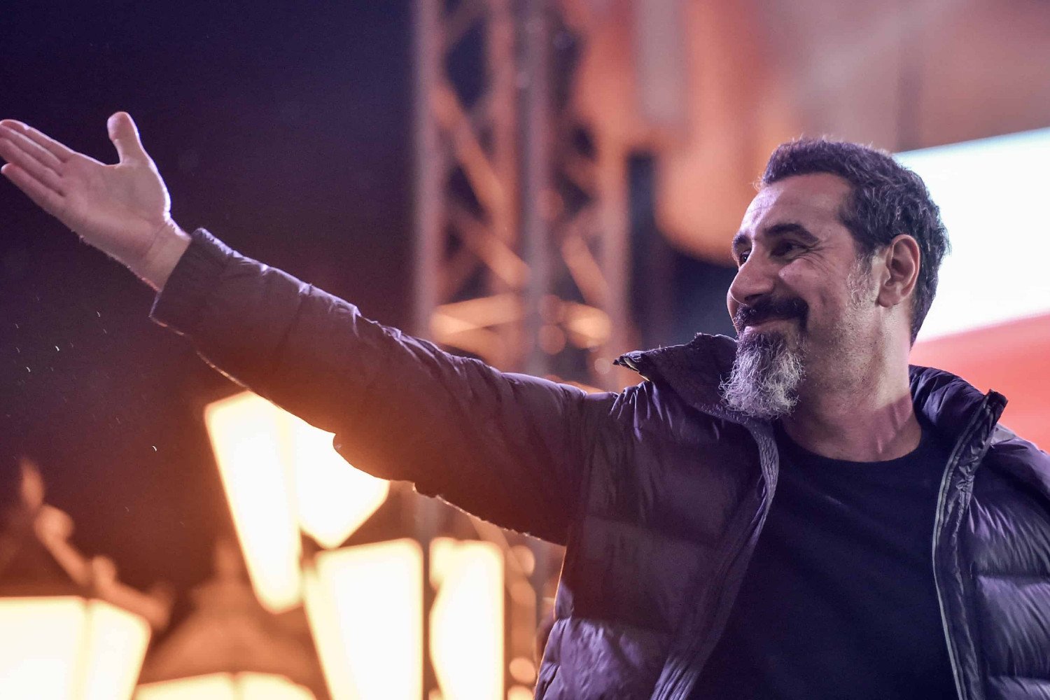 Ο Serj Tankian των System Of A Down καλεί τους Imagine Dragons να ακυρώσουν τη συναυλία τους στο Αζερμπαϊτζάν