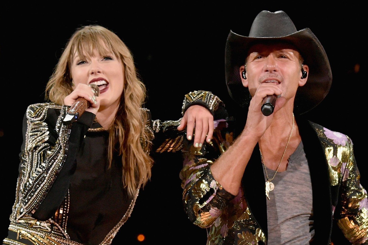 Ο Tim McGraw είναι «αρκετά υπερήφανος» που η Taylor Swift έδωσε το όνομά του στο πρώτο τραγούδι της