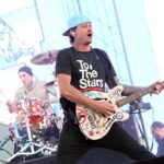 Tom DeLonge: Το νέο άλμπουμ των blink-128 απέχει «λίγες εβδομάδες»