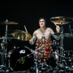 Ο Travis Barker έκανε έκπληξη σε 9χρονο τυφλό ντράμερ