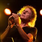 Βασίλης Παπακωνσταντίνου: «Οι μπαλάντες του Βασίλη» στο Θέατρο Βέμπο