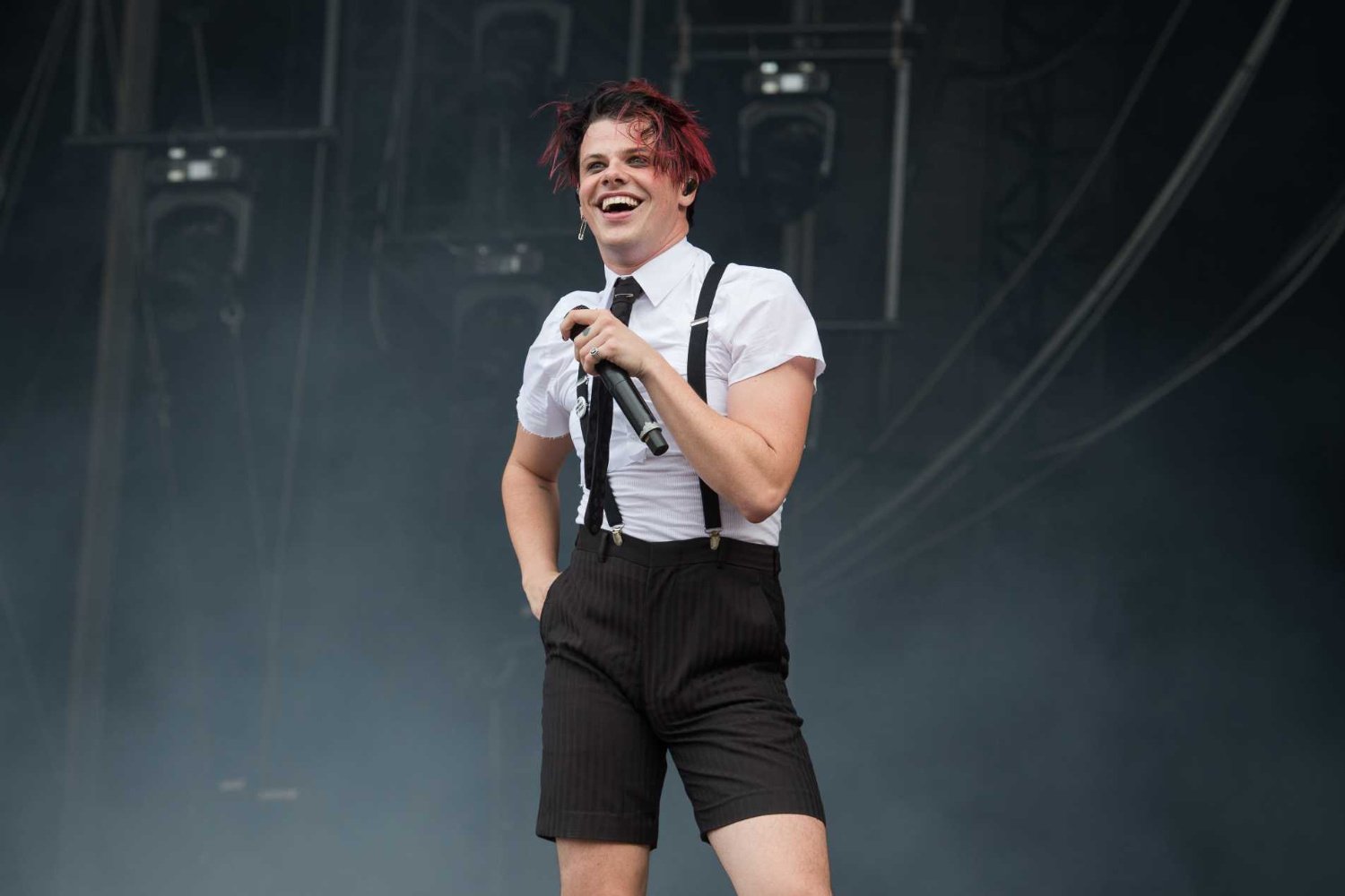 Ο YUNGBLUD κακοποιήθηκε σεξουαλικά όταν ήταν 7 ετών από έναν γιατρό