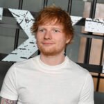 Γιατί ο Ed Sheeran φοράει μόνο λευκά μπλουζάκια – Η μοναδική γκαρνταρόμπα του που έγινε viral
