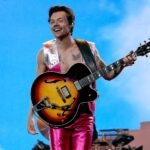 Ο Harry Styles αλλάζει το παιχνίδι – Γιατί η νέα περιοδεία του «Together, Together» δεν χωρά σε αριθμούς