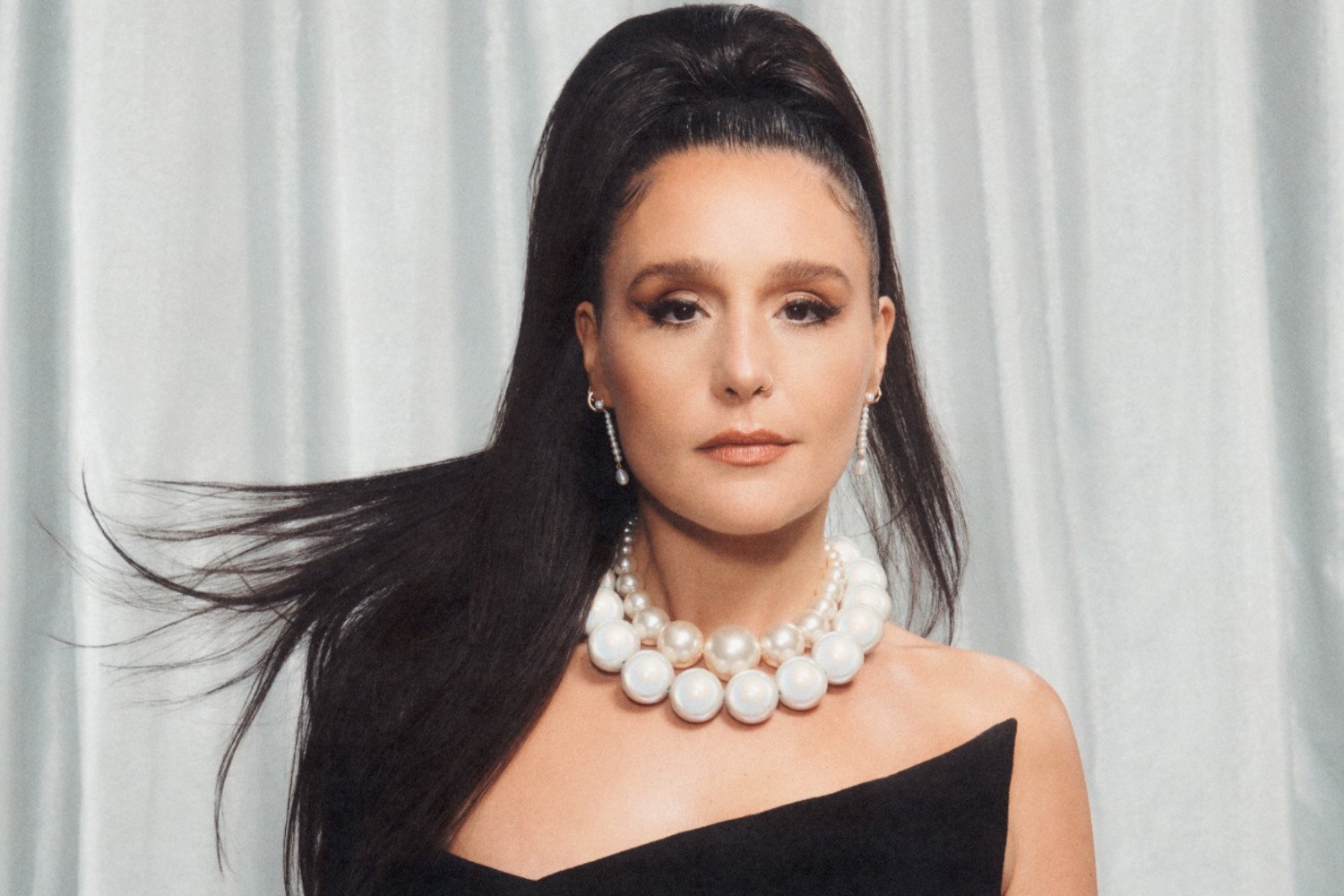 Jessie Ware: Η συνεργασία με την Kylie Minogue και ο στόχος της Cher και της Barbra Streisand