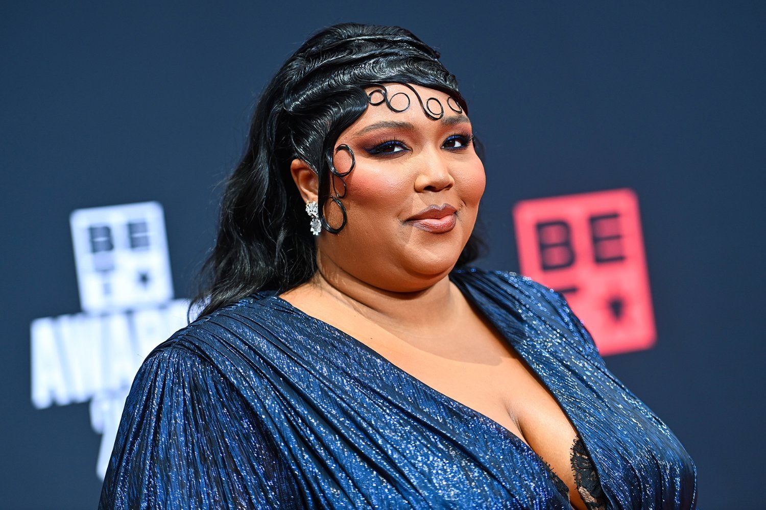 Η Lizzo είναι «αλλαζονική, εγωκεντρική και αγενής» – Τι υποστηρίζει η πρώην σκηνοθέτρια της τραγουδίστριας
