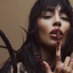 «Echoes»: Η Loreen μετατρέπει τον χωροχρόνο σε μουσική προσευχή για τις ψυχές