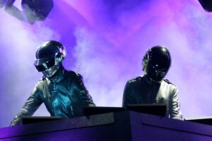Daft Punk: Η εμβληματική πυραμίδα της περιοδείας «Alive 2007» γίνεται LEGO