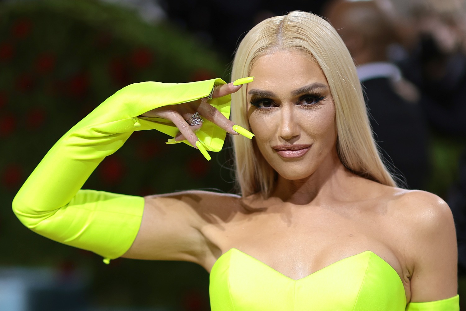 Gwen Stefani: Θύελλα αντιδράσεων για τη συνεργασία της με… εφαρμογή προσευχής