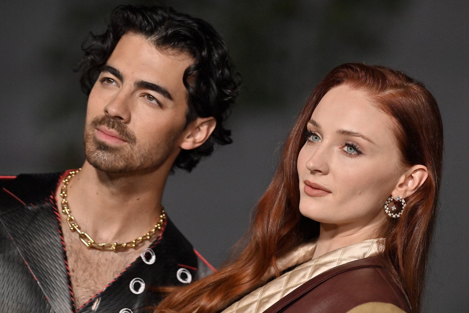 Η Sophie Turner μηνύει τον Joe Jonas – Τον κατηγορεί ότι κρατά παράνομα τα παιδιά τους Η Sophie Turner μηνύει τον Joe Jonas – Τον κατηγορεί ότι κρατά παράνομα τα παιδιά τους