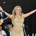 Kylie Minogue: «Θέλω να τραγουδάω στη σκηνή μέχρι τα 80» – Η κρυφή δύναμη που την κρατά στην κορυφή