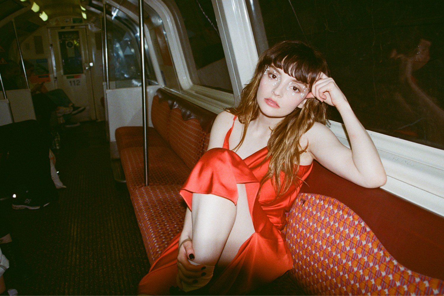 Η Lauren Mayberry των CHVRCHES κυκλοφορεί το πρώτο σόλο τραγούδι της «Are You Awake?»