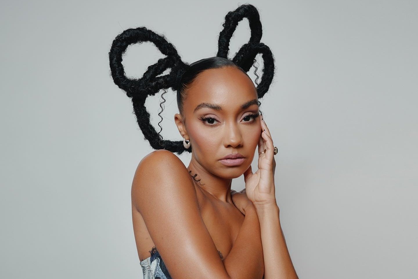 H Leigh-Anne Pinnock γίνεται η τράπεζα του εαυτού της για το πρώτο σόλο άλμπουμ της: «Δεν θα κάνω ποτέ ξανά εκπτώσεις στα όνειρά μου» H Leigh-Anne Pinnock γίνεται η τράπεζα του εαυτού της για το πρώτο σόλο άλμπουμ της: «Δεν θα κάνω ποτέ ξανά εκπτώσεις στα όνειρά μου»