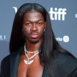 Ο Lil Nas X επέστρεψε στο δικαστήριο – Ζητά ένταξη σε πρόγραμμα απεξάρτησης μετά τη σύλληψη για επίθεση σε αστυνομικούς