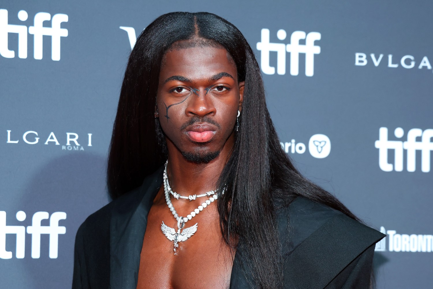 Ο Lil Nas X επέστρεψε στο δικαστήριο – Ζητά ένταξη σε πρόγραμμα απεξάρτησης μετά τη σύλληψη για επίθεση σε αστυνομικούς Ο Lil Nas X επέστρεψε στο δικαστήριο – Ζητά ένταξη σε πρόγραμμα απεξάρτησης μετά τη σύλληψη για επίθεση σε αστυνομικούς