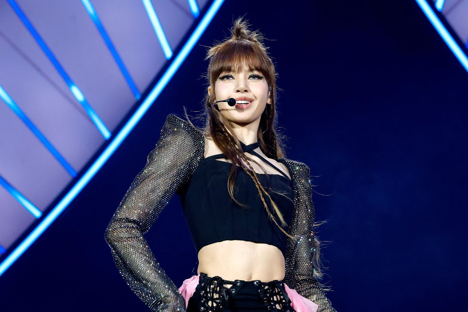 Η Lisa των BLACKPINK διασκευάζει το «My Only Wish (This Year)» της Britney Spears Η Lisa των BLACKPINK διασκευάζει το «My Only Wish (This Year)» της Britney Spears