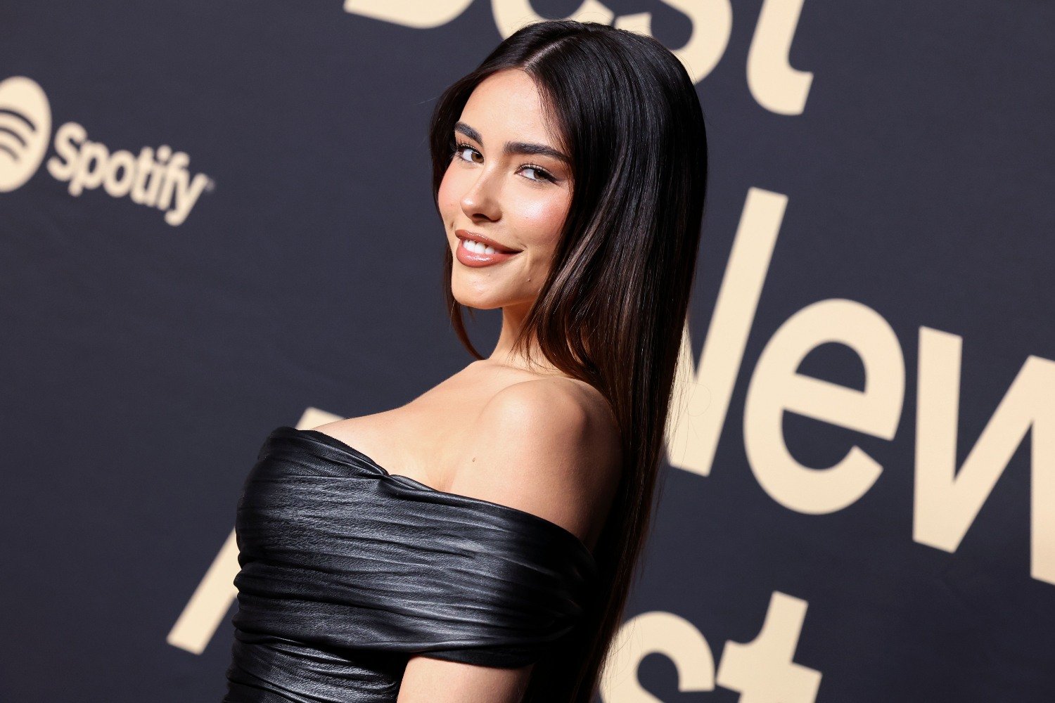 Η Madison Beer αποδομεί την τοξικότητα των charts: «Είναι επικίνδυνο να θεωρείς αποτυχία οτιδήποτε δεν είναι στο No. 1»