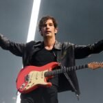 Οι The 1975 ετοιμάζουν δύο νέα άλμπουμ – και ο Matty Healy υπόσχεται «καταιγίδα μουσικής»