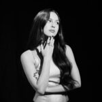 Η Olivia Rodrigo πνίγει τον έρωτα σε μία Guinness στο πρώτο teaser του single «Drop Dead»