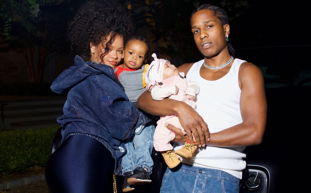 Rihanna – A$AP Rocky: Οι πρώτες φωτογραφίες με τον δεύτερο γιο τους Riot Rose Rihanna – A$AP Rocky: Οι πρώτες φωτογραφίες με τον δεύτερο γιο τους Riot Rose