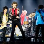 Rolling Stones: «Ο Charlie Watts μάς χαμογελάει από ψηλά για τον νέο δίσκο μας» – Πώς τους πείσμωσε η απώλειά του