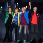Οι Rolling Stones ανοίγουν την καρδιά τους για τον Charlie Watts – Πώς η φωνή του εξακολουθεί να τους οδηγεί