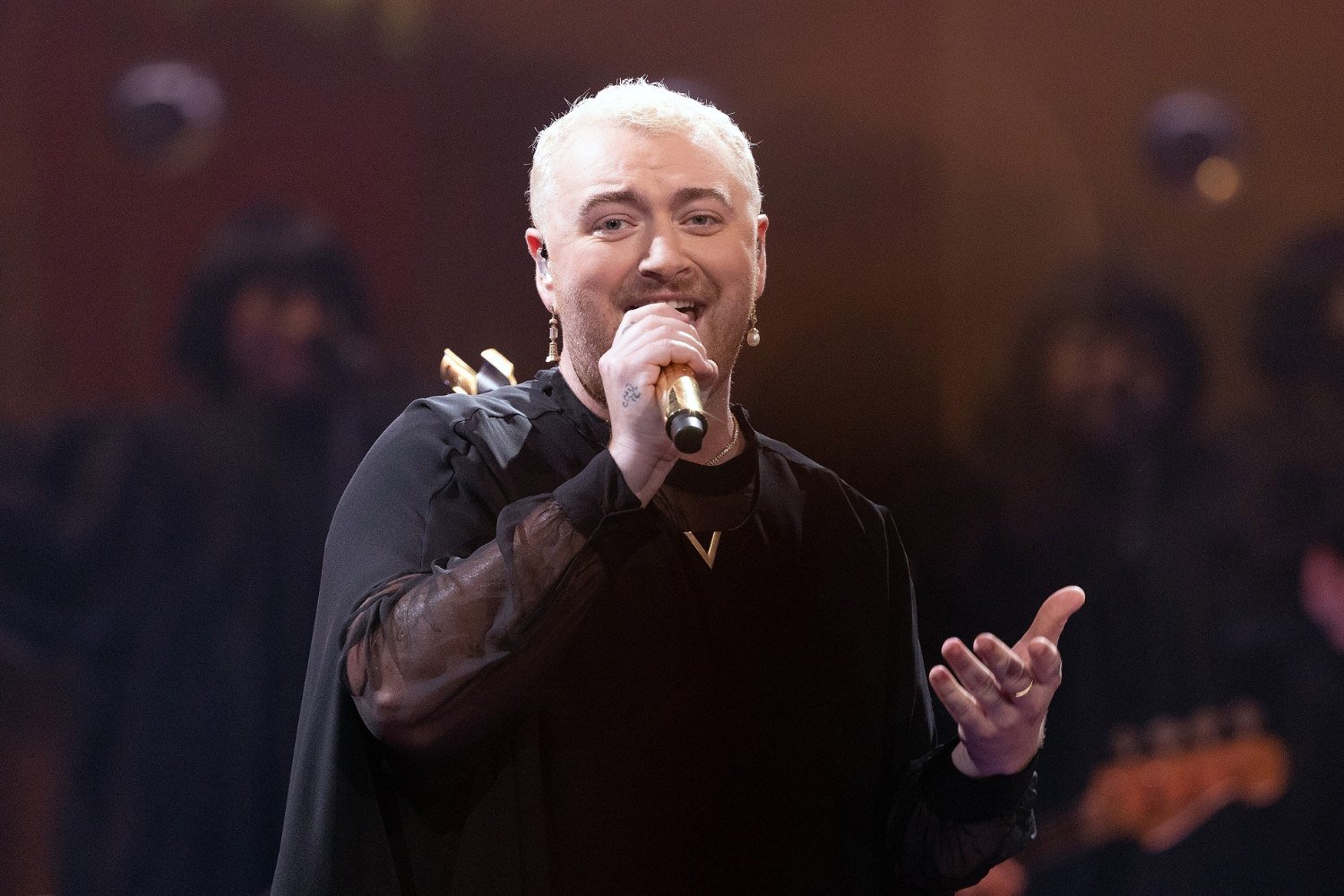 Sam Smith: Πώς η Madonna στάθηκε δίπλα του στις αντιδράσεις για το «Unholy»