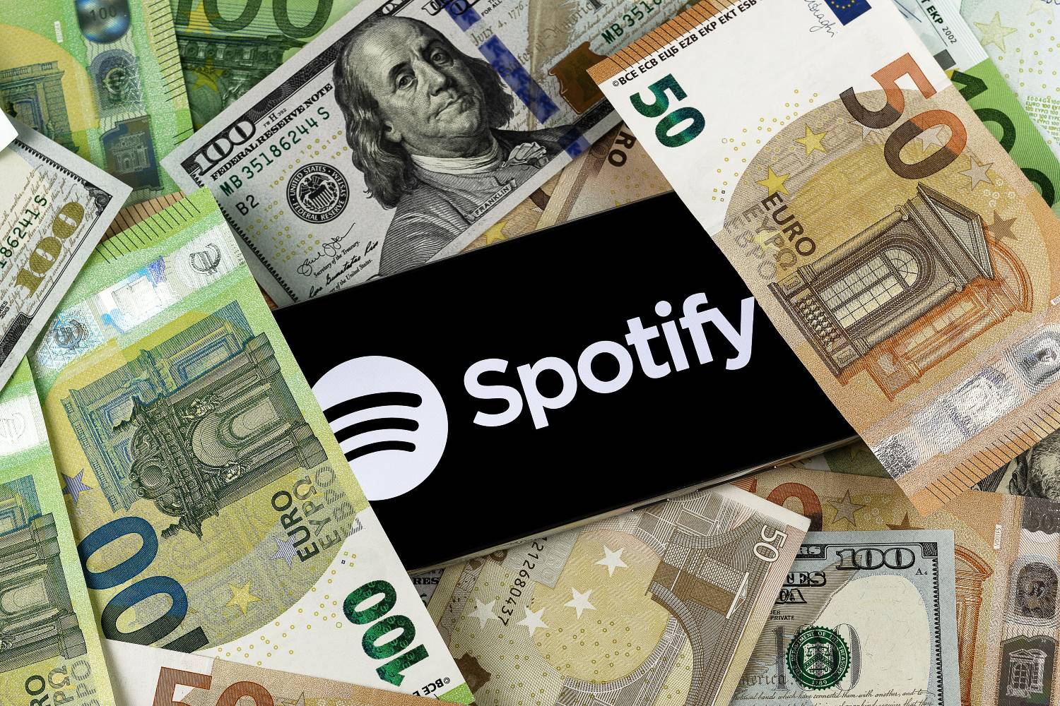 Spotify: Πάνω από 13.800 καλλιτέχνες ξεπέρασαν τα 100.000 δολάρια σε έσοδα το 2025 – Τι δείχνουν τα νέα δεδομένα