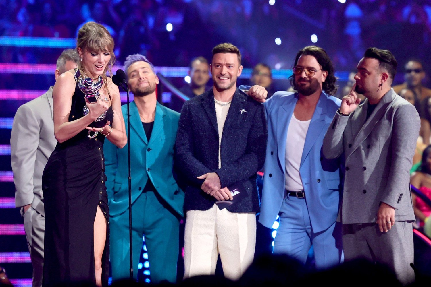 *NSYNC: Ο Lance Bass κατηγορεί την Taylor Swift για τη φρενίτιδα για την επανένωση του συγκροτήματος