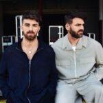 Οι The Chainsmokers δίνουν ηλεκτρονική πνοή στο «Pink Pony Club» της Chappell Roan