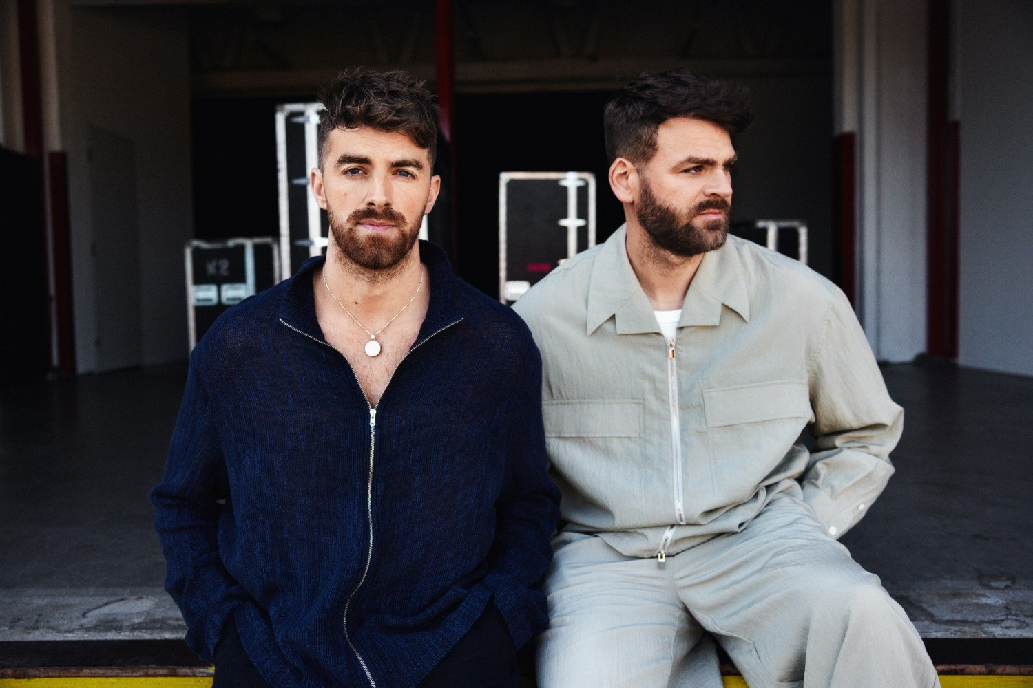 Οι The Chainsmokers δίνουν ηλεκτρονική πνοή στο «Pink Pony Club» της Chappell Roan