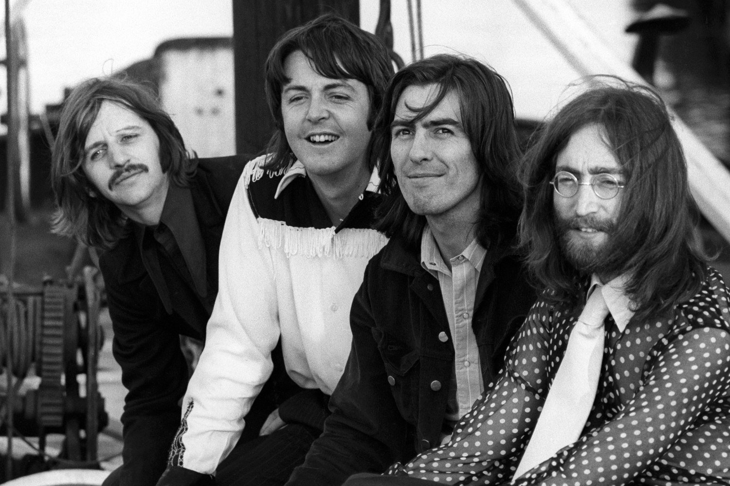 Beatles: Ο Ringo Starr απαντά στις «απαίσιες φήμες» ότι δεν ακούγεται η φωνή του John Lennon στο «Now and Then»