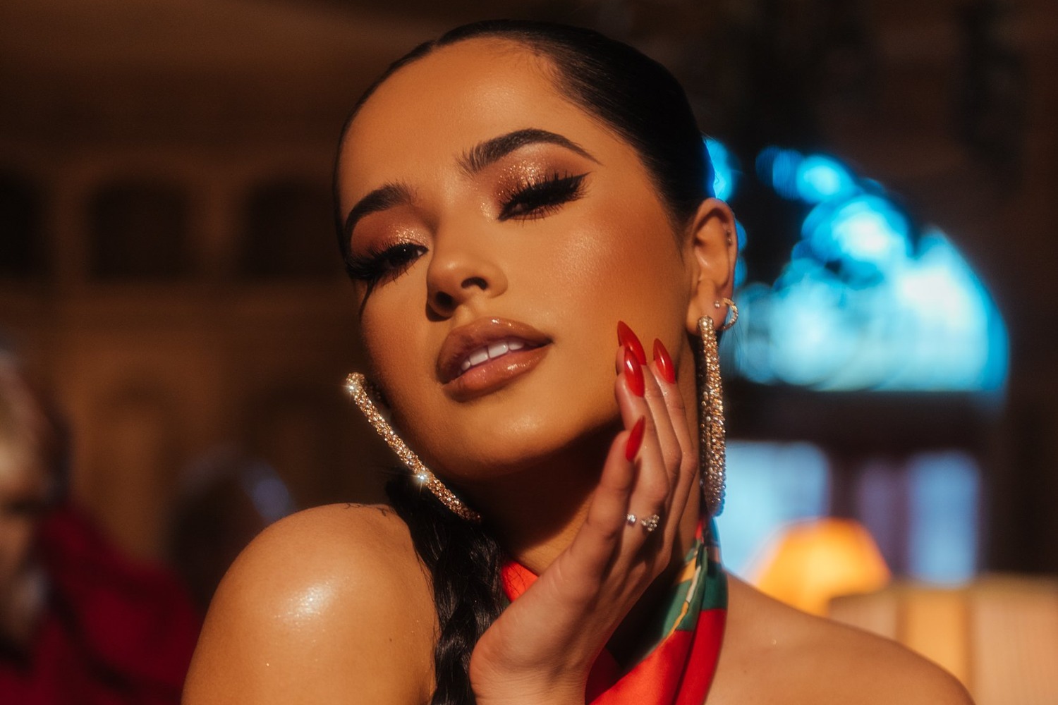 Η Becky G τιμά τη μεξικανική κληρονομιά της με το νέο άλμπουμ «Esquinas»
