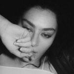 Η Charli XCX μπαίνει στο κάδρο με τους Martin Scorsese, Marc Jacobs και John Cale στο νέο εξώφυλλο του «Music, Fashion, Film»