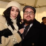 Cher: «Η μετάβαση φύλου του γιου μου ήταν δύσκολη για εμένα»