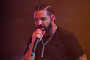 Drake: Αποσύρθηκε μέσα σε λίγες ημέρες η αγωγή για το «Janice STFU» – Τα σκοτεινά σημεία μιας παράξενης υπόθεσης